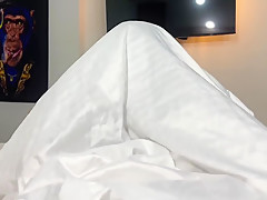 I Play Under The Sheets, Horny Girl Gave Me An Incredible Blowjob, I Penetrated It All Until I Cum